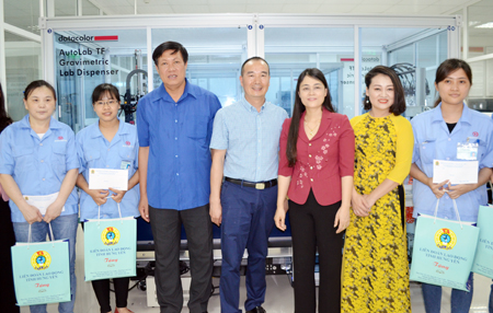 Phó Bí thư Thường trực Tỉnh ủy Đỗ Xuân Tuyên thăm và làm việc tại Công ty TNHH dệt nhuộm Jasan (Việt Nam)